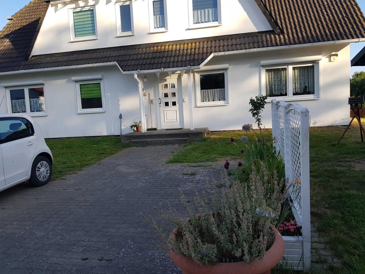 Ferienwohnung Am Teich Lutow Exterior photo